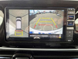 パノラミックビューモニター付きです。車両を上から見たような映像をディスプレイオーディオ画面に表示。運転席からの目視だけでは見にくい、車両周辺の状況をリアルタイムでしっかり確認できます。