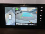クルマを空から見たような映像が映る、アラウンドビューモニターで、車両周辺の安全確認も一目できます!小さなお子様や障害物も確認できるので、運転のしやすさだけでなく事故防止にも役立ち安心して駐車できます♪