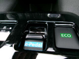 e-Pedalスイッチです。電気自動車ならではの走りが楽しめます。