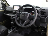 運転席廻りです。