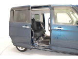 当店は全車『ロングラン保証』付!(1年間、距離無制限 HV車はHV保証付) 別途延長保証もご用意しております♪ ぜひ現車を確認にご来店ください