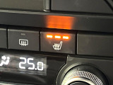 【シートヒーター】寒い日に重宝するシートヒーター!エアコンより早く温まってくれるので寒がりの人も安心ですね♪エアコンの温風は乾燥するから苦手、という方にもをおすすめです。