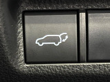 【パワーバックドア】スマートキーや運転席のボタンを押すだけでリアゲートが自動で開閉します!荷物を持っている時や、高い位置にあるバックドアを閉める際に便利な機能です♪