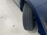 タイヤサイズは185/60R15!残り溝は6ミリ程度です!スペアタイヤがついていて、不測の事態が起きても安心です!