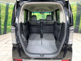 普段のお買い物や通勤、送迎等に十分な荷室スペースを確保しております。セカンドシートを倒すと、大きな荷物の積載も可能です♪