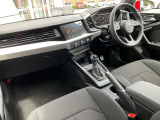 Audiのインテリアはエクステリア同様、優れたデザイン性とクオリティ、そして機能性を兼ね備えております。