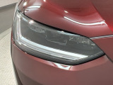 LEDヘッドライトは、点灯の瞬間から最大光量を発揮し、突然暗くなるトンネルなどでの安定感を高めます。