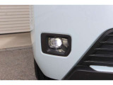 LEDフォグライトを装備。シャープな光と低消費電力でドライブをサポートします。