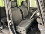 乗降がしやすい運転席。高さが調節できて小柄な方でも運転しやすいポジションをとることができます。