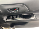 【パワーウインドウ】運転席のスイッチで、各席の窓ガラスの開閉ができます!あると便利ですよね!