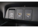 USBオーディオ用ソケットがついていますので携帯電話などを接続すれば音楽等の再生が可能です!