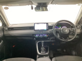 【前方視界】開放的な前方視界!運転がしやすく疲れにくいです♪窓が大きく、見通しがとっても良いおクルマですよ♪