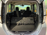 普段のお買い物や通勤、送迎等に十分な荷室スペースを確保しております。セカンドシートを倒すと、大きな荷物の積載も可能です♪