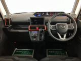 インパネ全体!!視界も良好で運転し易い♪小回りが利くから、運転が苦手でも狭い路地や駐車場でも運転しやすいですよ◎