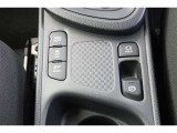 【電動パーキングブレーキ】オートモードのときは、シフトレバーの操作に応じてパーキングブレーキが自動で作動♪
