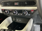 運転席/助手席シートヒーターで寒い日もすぐに温かくなり快適に過ごせます。3段階の温度調整が可能です