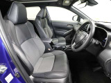 ゆったり室内で運転もしやすいです♪使い勝手の良い配置も考えられています!!