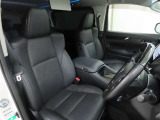 長時間の運転でも疲れにくいシートです。