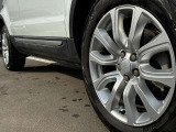 内装クリーニングも施しております。内装の綺麗なお車は気持ちが良くオススメさせていただく1つのポイントになっております。