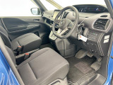 【運転席】座り心地が良いシートなので長時間の運転でも快適にお過ごしいただけます。新品のフロアマットのご注文も可能です。掲載箇所以外にご希望の写真がございましたらお気軽にお問い合わせ下さい。