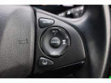 Honda SENSING ACC 〈アダプティブ・クルーズ・コントロール〉●LKAS 〈車線維持支援システム〉●路外逸脱抑制機能●誤発進抑制機能でドライバーをアシスト!