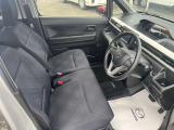 運転席開口部になります。乗りやすいです。