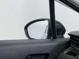 【ブラインドスポットモニター】巻き込み事故防止や、車線変更時の事故も予防します。