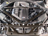 【BMWエンジン】革新的なガソリン・エンジン・テクノロジーによる高性能かつ高効率。レスポンスの良いパワーを発揮。常にスムーズな吸気を実現しアクセル開度にダイレクトに反応しドライビングを楽しく演出。