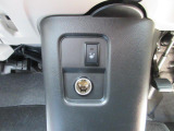 運転席シートヒーター機能付きなので寒い冬など特に便利です!女性には嬉しいですね♪