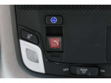 緊急通報ボタンが装備されています。ホンダコネクト対応。ご利用には、Honda Total Care プレミアムのご加入が必要です。