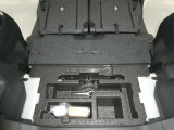 【ジャッキやパンク修理キット】タイヤ交換には必需品ですね!万が一に役立つ工具です。緊急時に備え、使い方をしっかり覚えておきましょう。