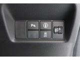 ホンダセンシング搭載!誤発進抑制機能・路外逸脱抑制機能・歩行者事故低減ステアリング・車線維持支援システム・先進車発進お知らせ機能など多彩な先進安全機能でより安全で快適なドライブを支援します。