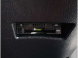 ETC!料金所も止まる事無くスイスイです!窓を開ける必要も無いので雨や花粉、排気ガスの浸入もありません!今や必需品ですネ!