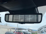 【デジタルインナーミラー】後席の大きな荷物や同乗者で後方が確認しづらい時でも安心!カメラが撮影した車両後方の映像をルームミラー内に表示。クリアな視界で状況の確認が可能です!