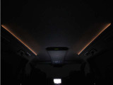 夜間に室内を照らしてくれるルームライトです