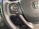 ステアリングにオーディオ操作スイッチが付いています。オーディオ画面に直接タッチしなくても操作が出来ますので、運転に集中できます。
