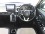 視界も広くとても運転のしやすいお車です。