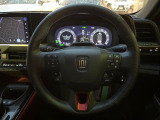 【純正革巻きステアリング】上質な革を使用することで、手にしっかり馴染みとても運転しやすいハンドルです♪