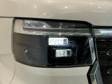 【LEDヘッドライト】大光量で夜道や雨の日の安心感を高めるLEDヘッドライト。周囲の明るさに応じて自動点灯・消灯/ライトの消し忘れも防げるオートライトコントロール付!