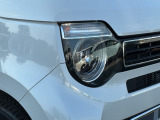 明るくて長寿命のLEDヘッドライト採用