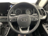 快適な操作性の運転席、ハンドルも綺麗に清掃済みです!もちろん安全を守るエアバッグも装備しているので安心してお乗りいただけます(^^)