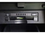 ボイスタイプのETC搭載。高速道路出入口もスマートに通過! 今やマストアイテムですね。納車前には使用できるようにセットアップをさせていただきます。ETCカードの取扱もしておりますのでご相談ください。