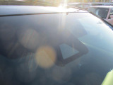 全てのクルマに車両検査証がついています。中古車オークション業界で確立された公正な基準を採用しています。トヨタ自動車によって、修復歴や状態を正しく判断できると認定された車両検査員が、1台1台検査し点数と