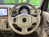 【ステアリングスイッチ】運転中、前方から目線をそらすことなく、オーディオ等の操作が可能な便利機能!安心&快適なドライブを演出してくれます♪