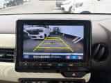 バックカメラも付いています! 運転が不慣れな方でも安心して駐車が可能です!