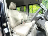 ドライバーによって運転しやすいポジションは異なり、あの車はどうなのか不安なこともありますよね。気になるお車は店頭で乗り込んでご確認いただけます♪