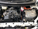 エンジンとモーターが協調して走る先進のハイブリッドシステム。地球環境に優しいパワーユニットです!
