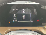 視認性の高いメーターで運転情報を的確に把握できます