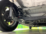 お車を安心してお乗りいただく為には、足回りの定期点検が欠かせません。サービスサポート(有償保証)では無料点検もご提供しており、安心のカーライフをお過ごしいただけるサポート体制が整っています。