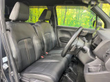 運転席シート廻りは使用感も少なく、良好な状態となっています。前オーナー様が丁寧に使っていたことがよくわかりますね。
